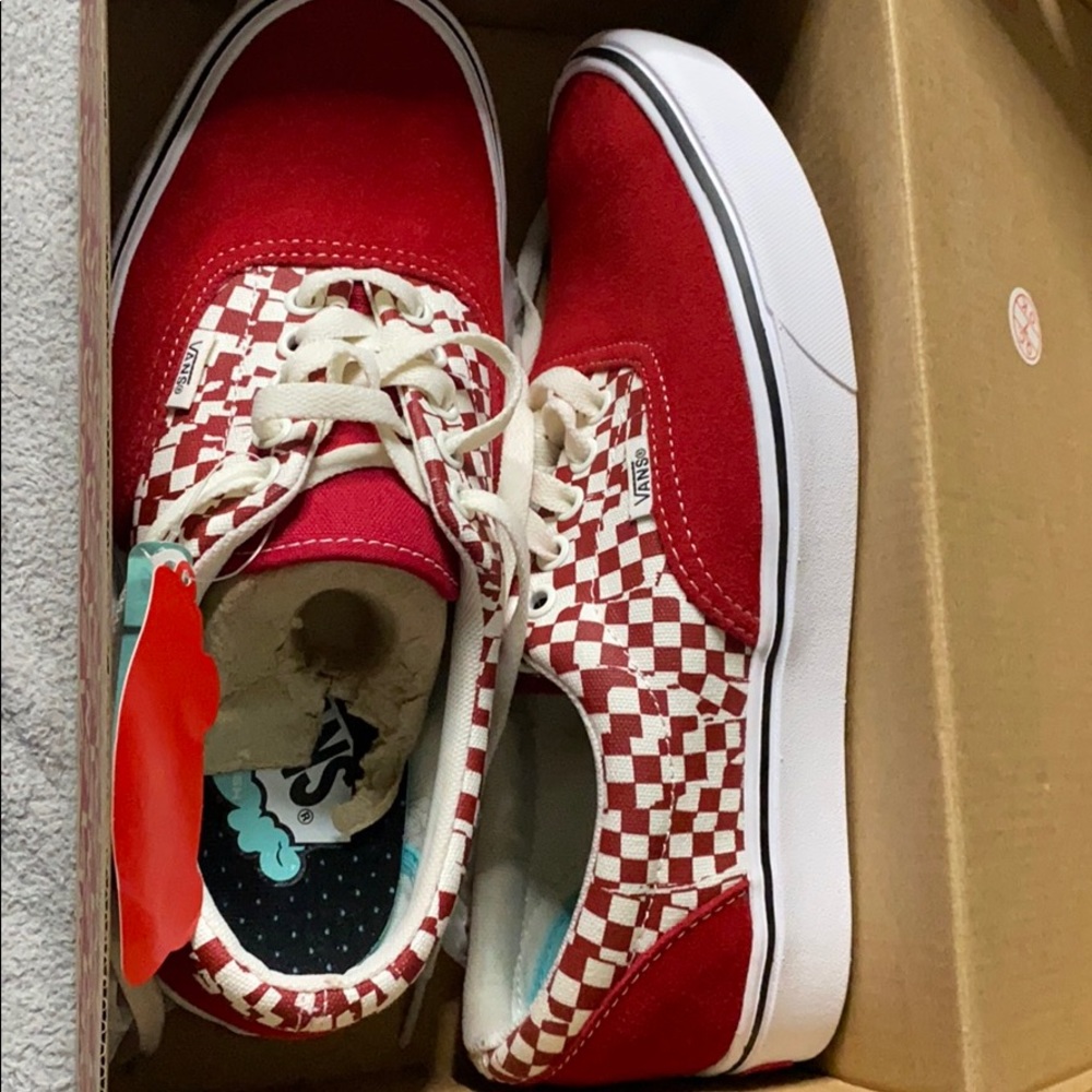 Vans - Picture 2 of 7